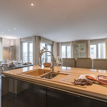 公寓 Huswell - Spacious With Private Car Park *